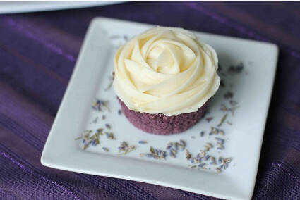 27-lavendar-cupcakes-honey-frosting